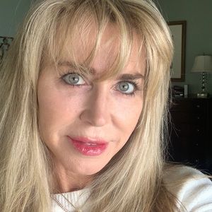 Meet your Posher, Elizabeth "LISA”